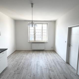 Pronájem bytu 2+kk 58 m² Hradec Králové, Ulrichovo náměstí