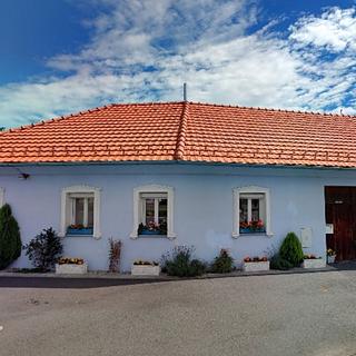 Pronájem bytu 3+kk 70 m&sup2; Husinec