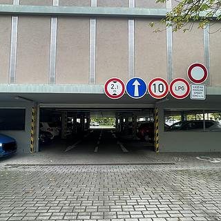 Pronájem parkovacího místa 12 m² České Budějovice 3, Staroměstská