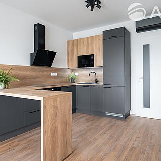 Pronájem bytu 2+kk 48 m² Brno Komárov, Komárovská