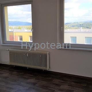 Pronájem bytu 1+kk a garsoniéry 31 m² Chlumec, Podzimní