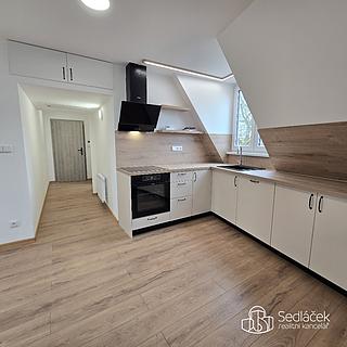 Pronájem bytu 1+kk a garsoniéry 36 m² Sokolov, Josefa Kajetána Tyla