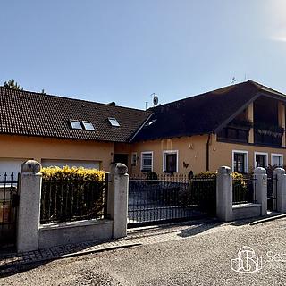 Pronájem bytu 3+1 120 m² Valy, Na Stráni