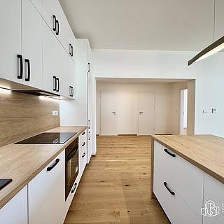 Pronájem bytu 2+kk 67 m² Karlovy Vary, Tyršova