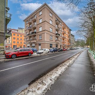 Prodej bytu 3+1 93 m² Karlovy Vary Drahovice, Vítězná