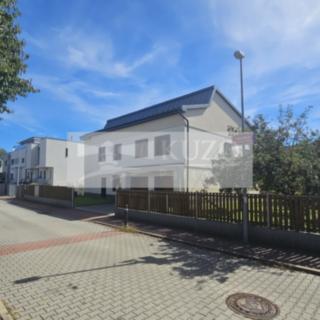 Pronájem rodinného domu 205 m² Praha Dolní Měcholupy, V dolinách