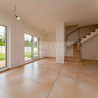 Prodej bytu 5+kk 150 m² Hostivice, Litovická