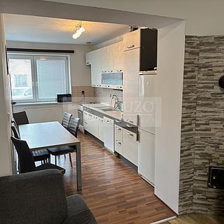 Prodej bytu 3+kk 86 m² Stará Paka, U Továrny