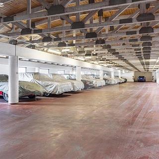 Pronájem parkovacího místa 14 m² Praha