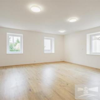 Prodej bytu 3+kk 77 m² Líšťany