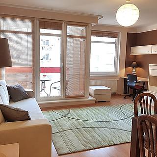 Pronájem bytu 3+kk 102 m² Praha Libeň, Nad Okrouhlíkem