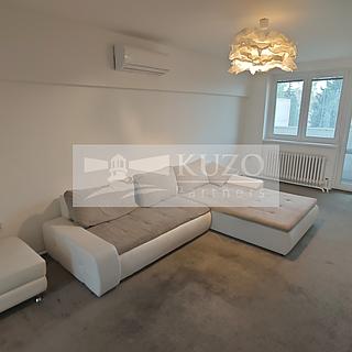 Pronájem bytu 3+1 76 m² Pečky