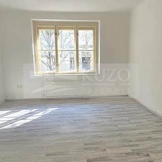 Pronájem kanceláře 120 m&sup2; Praha