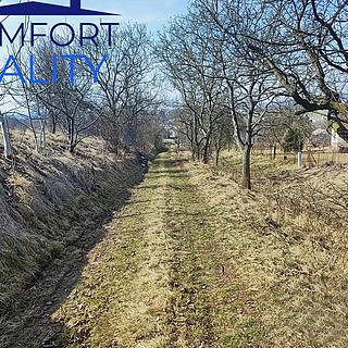 Prodej stavební parcely 1 068 m² Tučapy