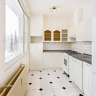 Pronájem bytu 3+1 76 m² Jindřichův Hradec III, sídliště Vajgar