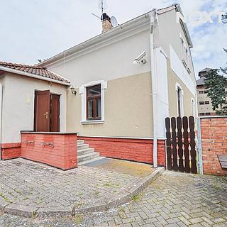 Prodej rodinného domu 380 m² Březno