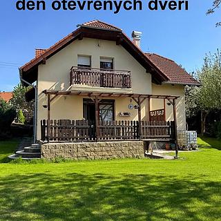 Pronájem rodinného domu 195 m² Červený Újezd