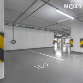 Pronájem parkovacího místa 18 m² Praha