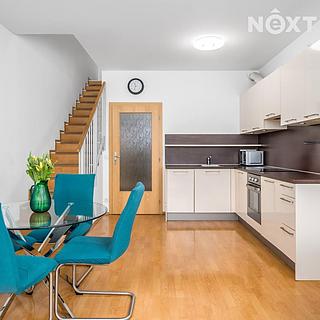 Pronájem bytu 2+kk 82 m&sup2; Praha
