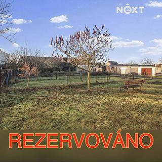 Prodej stavební parcely 2 533 m² Kněževes