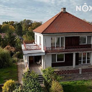 Prodej rodinného domu 200 m² Dobřenice