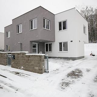 Prodej rodinného domu 122 m² Zlín Kudlov, Karmínová