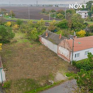 Prodej stavební parcely 1387 m² Hrušky