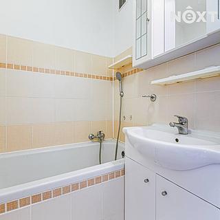 Prodej bytu 3+1 55 m² Hustopeče, Masarykovo nám.