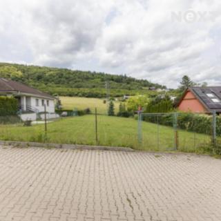 Prodej stavební parcely 1220 m² Loděnice