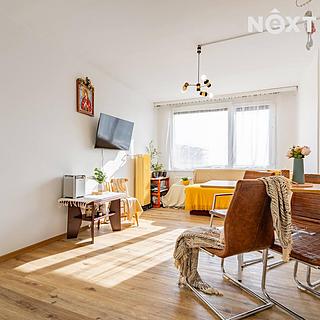 Prodej bytu 2+kk 41 m² Praha Prosek, Prosecká