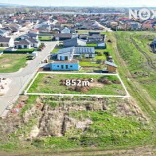 Prodej stavební parcely 852 m² Pohořelice, Květinová