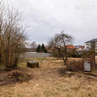 Prodej stavební parcely 750 m² Planá