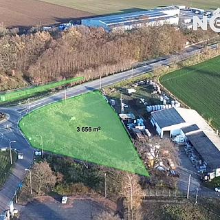 Prodej zahrady 4381 m&sup2; Veltrusy