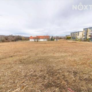 Prodej komerčního pozemku 9 821 m² Praha Zličín