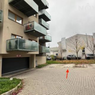 Pronájem parkovacího místa 13 m² Plzeň