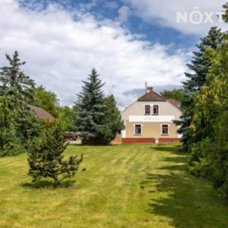 Prodej vily 380 m² Březno