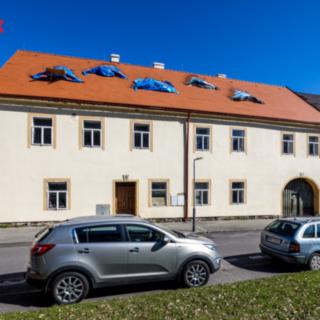 Prodej rodinného domu 500 m² Chabařovice, Husovo náměstí