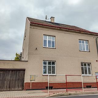 Prodej rodinného domu 383 m² Křešice, Pražská