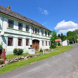 Prodej rodinného domu 1 042 m² Drahobuz