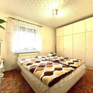 Prodej bytu 3+1 90 m² Horšovský Týn Velké Předměstí, Smetanovo náměstí