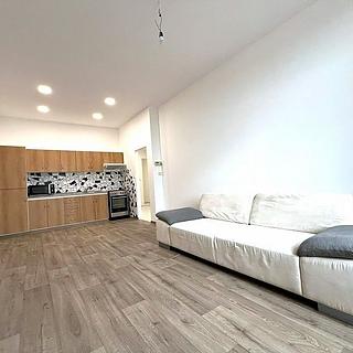 Pronájem bytu 2+kk 53 m&sup2; Domažlice