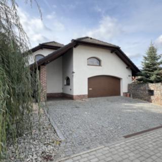 Pronájem rodinného domu 222 m² Lysice, Žerůtská