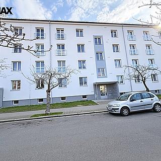 Prodej bytu 2+1 52 m² Pardubice Zelené Předměstí, Benešovo náměstí