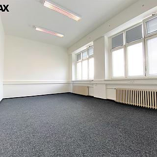 Pronájem kanceláře 50 m&sup2; Hradec Králové