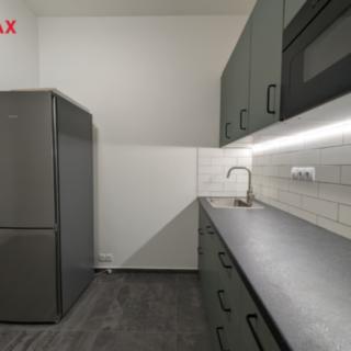 Pronájem bytu 2+1 61 m² Praha