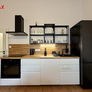 Pronájem bytu 2+kk 39 m² Praha