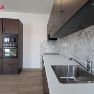 Pronájem bytu 3+kk 98 m² Praha