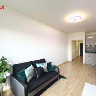 Prodej bytu 1+kk a garsoniéry 23 m² Praha, Peroutkova