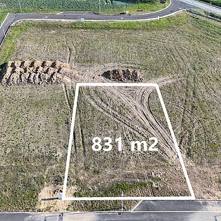 Prodej stavební parcely 831 m² Líšnice