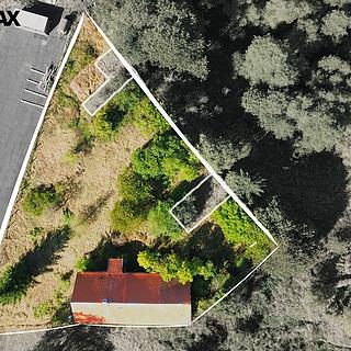 Prodej stavební parcely 2 000 m² Bochov